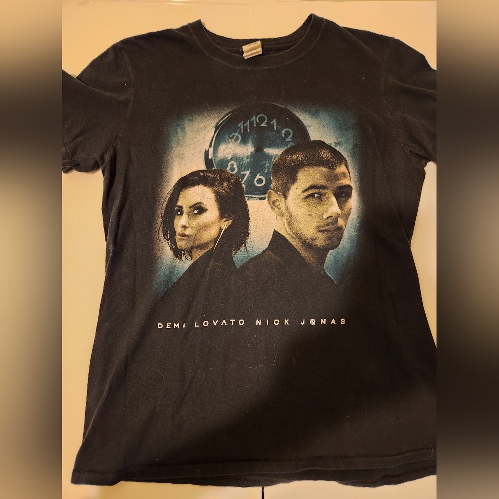 Demi Lovato shirt